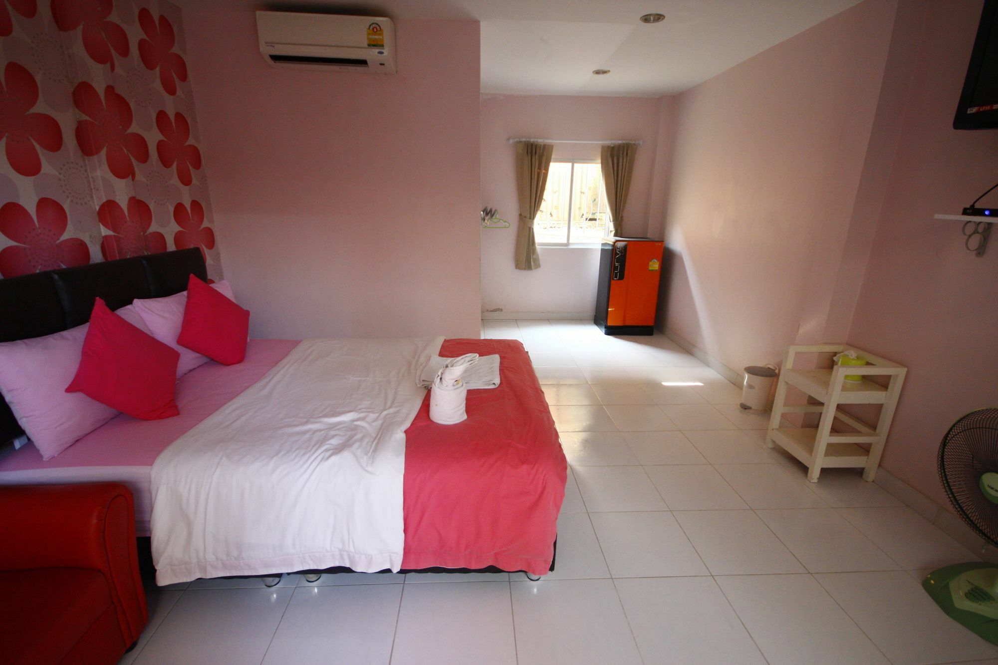 Tawaen Beach Resort Ko Lan Exterior foto