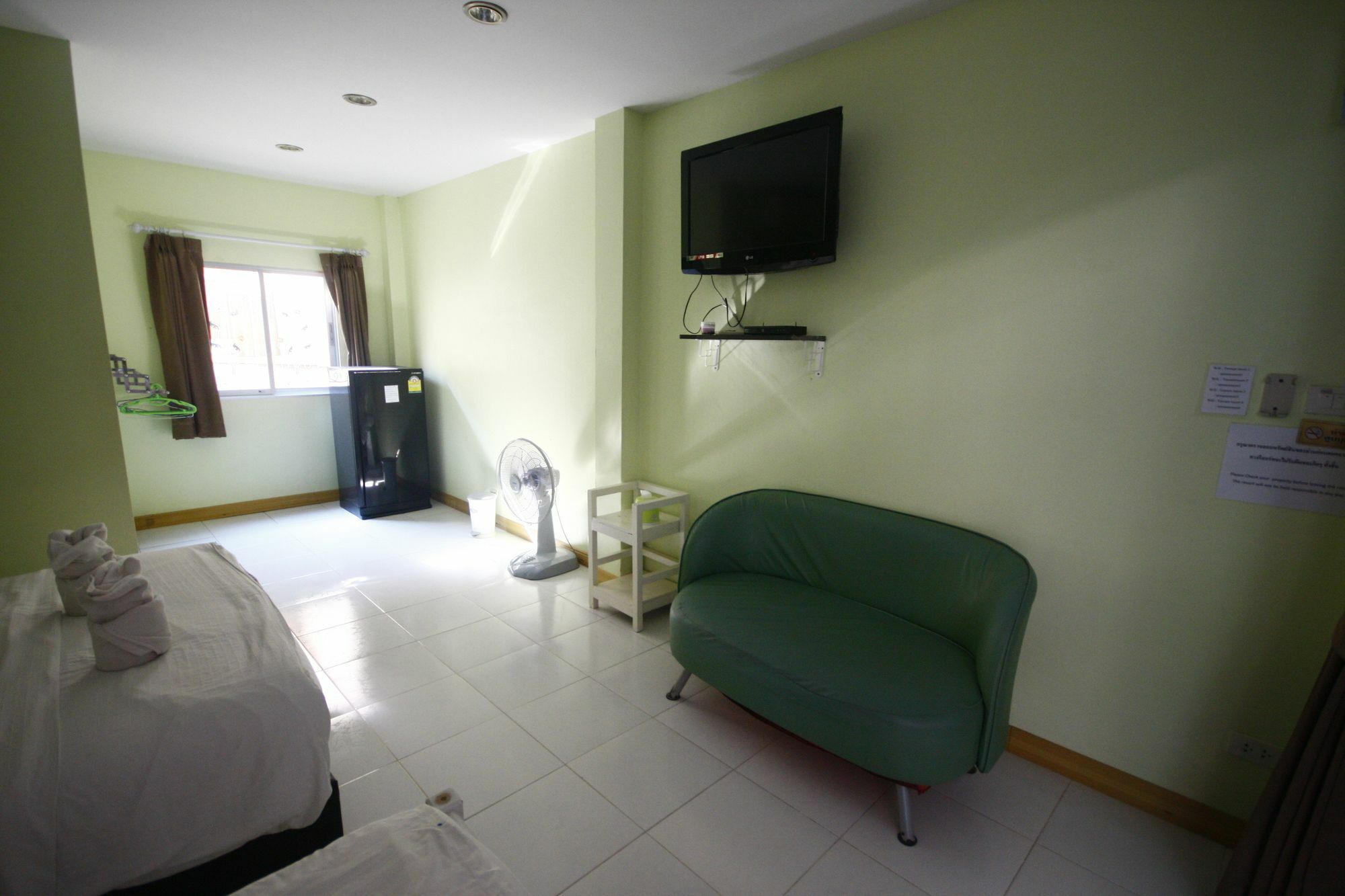 Tawaen Beach Resort Ko Lan Exterior foto
